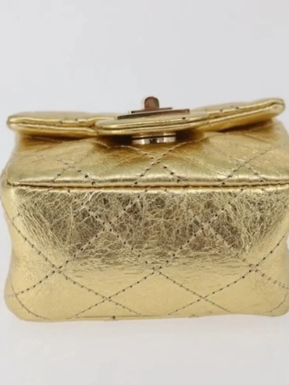 CHANEL brand	chanel color	gold